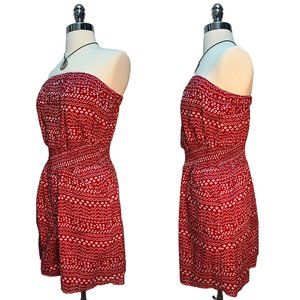 Geometric print red and white strapless mini dress